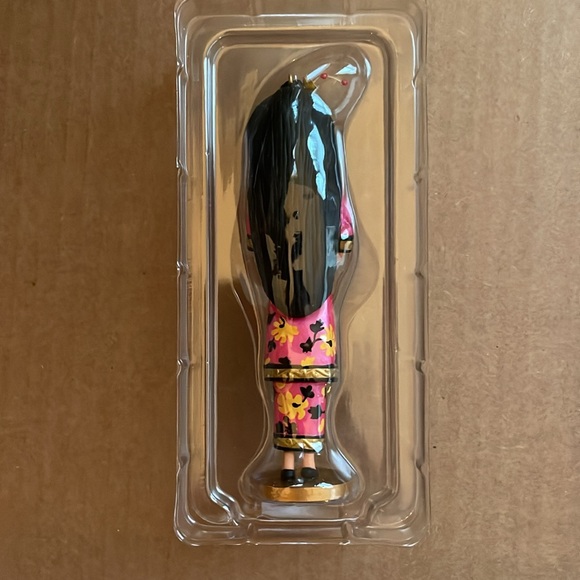 Chinese Barbie Dolls of the world Hallmark ornament collectors series ©️1997 NWT - Picture 8 of 11